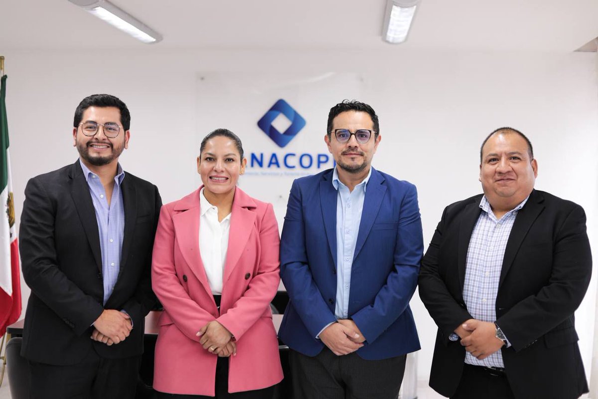 La presidenta municipal de San Andrés Cholula, Lupita Cuautle se reunió con integrantes de la Cámara de Comercio, Servicios y Turismo en Pequeño de Puebla (CANACOPE) para presentar estrategias de colaboración, seguridad y regulación