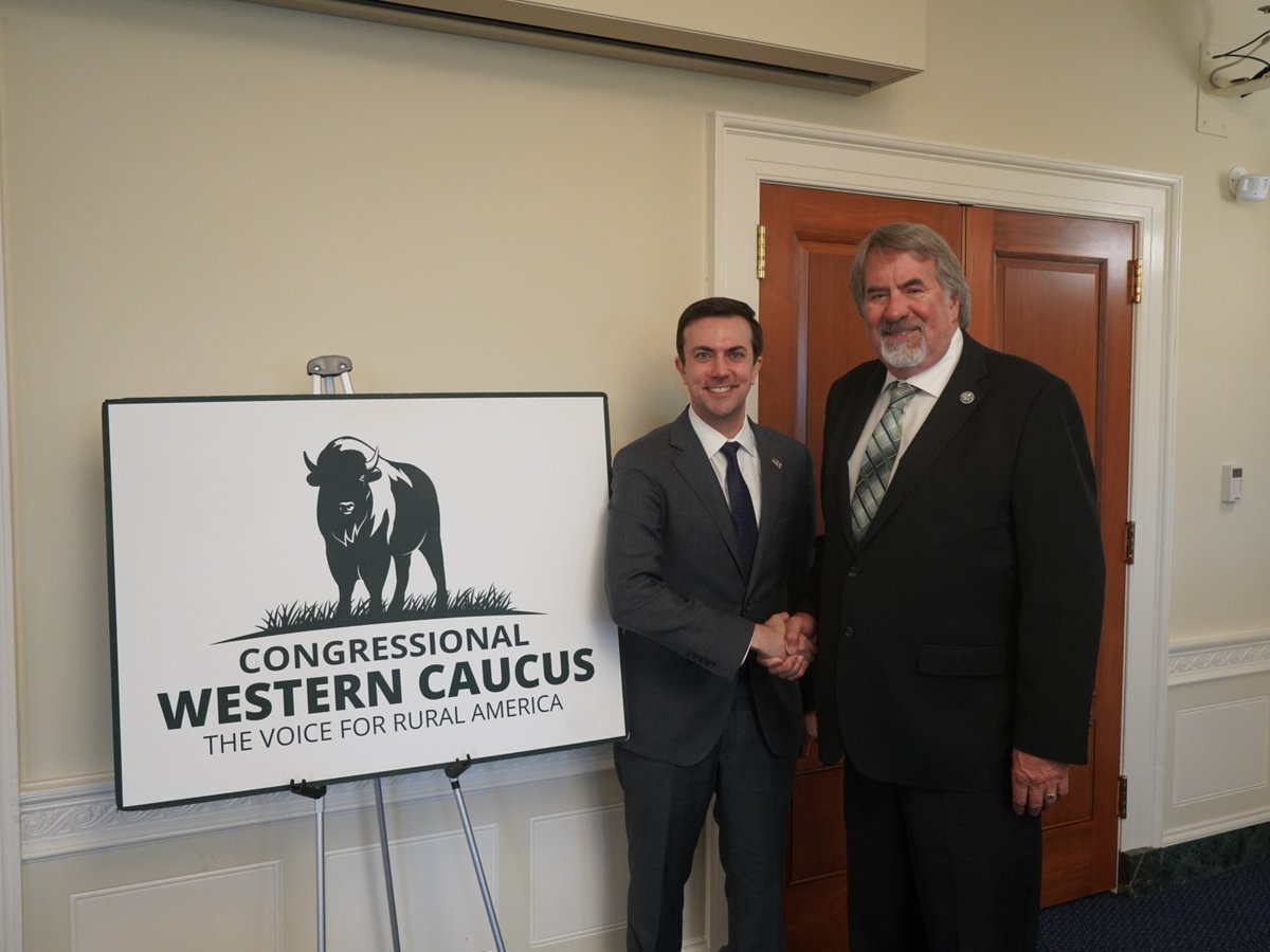 epa_fotouhi's tweet image. Thank you to @westerncaucus for welcoming me to Capitol Hill today to discuss the importance of protecting human health and the environment and restoring energy dominance to western states, tribes, and rural communities. States know their air, land, and water resources best, and…