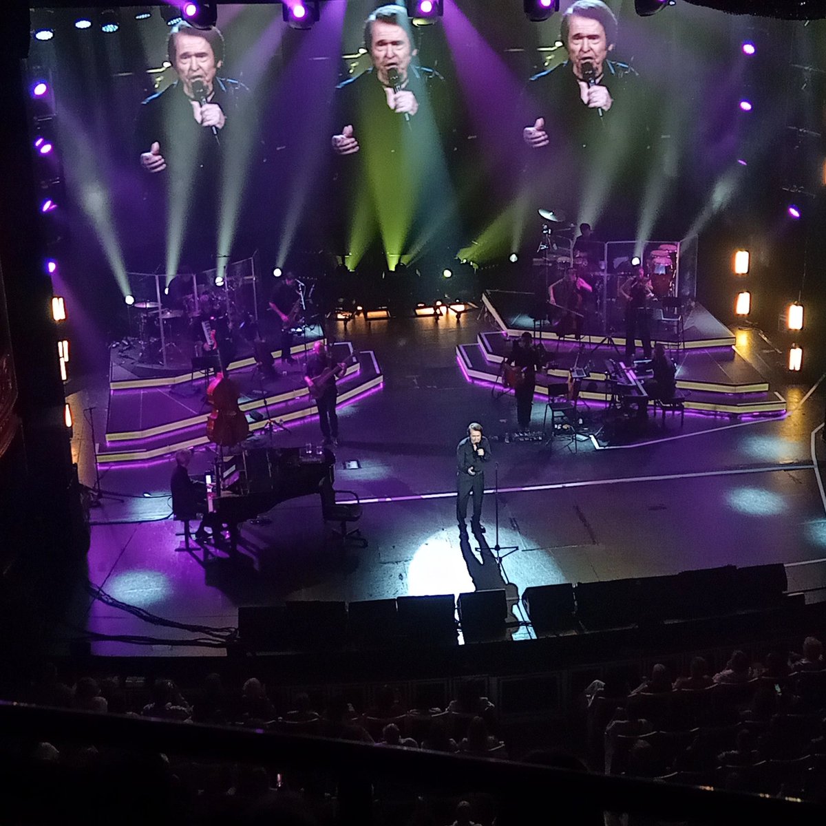 Rafita a vuelto.......
¡¡ Larga vida !!