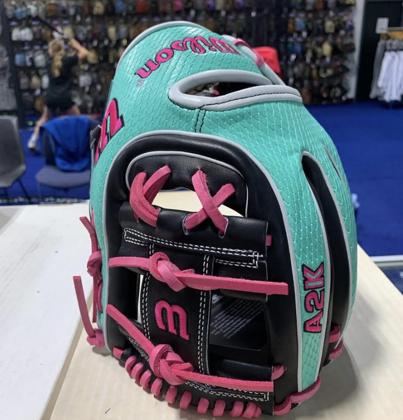 The new Wilson 1720 A2K 11.5”.  In stock now at Baseball 365! 🤩🤩🤩
#baseball365 #baseball365gloves