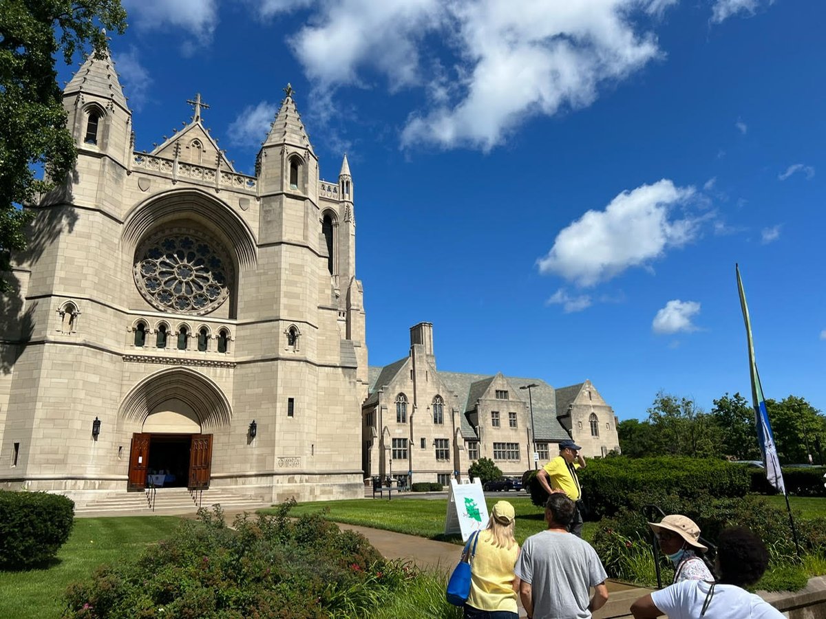 TakeaHikeCLE's tweet image. We’ve got a full lineup this weekend—join us for one or all:
Saturday at 10 AM | University Circle Tour
Sunday at 10 AM | Playhouse Square District Tour
Sunday at 1 PM | Look Up! Architecture Tour
All events are free, and registration is appreciated. takeahikecle.com/summer-series