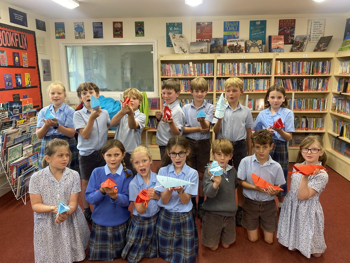 HZG_Academic's tweet photo. We were lucky to welcome author Jacqueline King to Hazlegrove! She spoke to us about her wonderful books, including her latest, Blue Lobster. 🦞 Lower School worked hard and had great fun creating their own colourful lobsters! 📚✨ #HazlegroveYear3 #HazlegroveYear4 https://t.co/Ts6PYpbwii