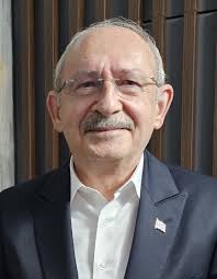 AKP'nin iktidarı kaybetmemek için sımsıkı sarıldığı iki şey ;
Din.
Ve.
Bay Kemal.