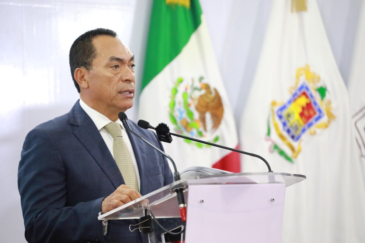 Fiscalía General de Michoacán (@fiscaliamich) on Twitter photo #FiscalíaMich ⚖️ Coordinación interinstitucional impulsa logros clave en materia de procuración de justicia: <a href="/Adrian_LopezS/">Adrián López Solís</a> ➡️ cutt.ly/grRkHS2r #FiscalíaMich ⚖️ Coordinación interinstitucional impulsa logros clave en materia de procuración de justicia: <a href="/Adrian_LopezS/">Adrián López Solís</a> ➡️ cutt.ly/grRkHS2r