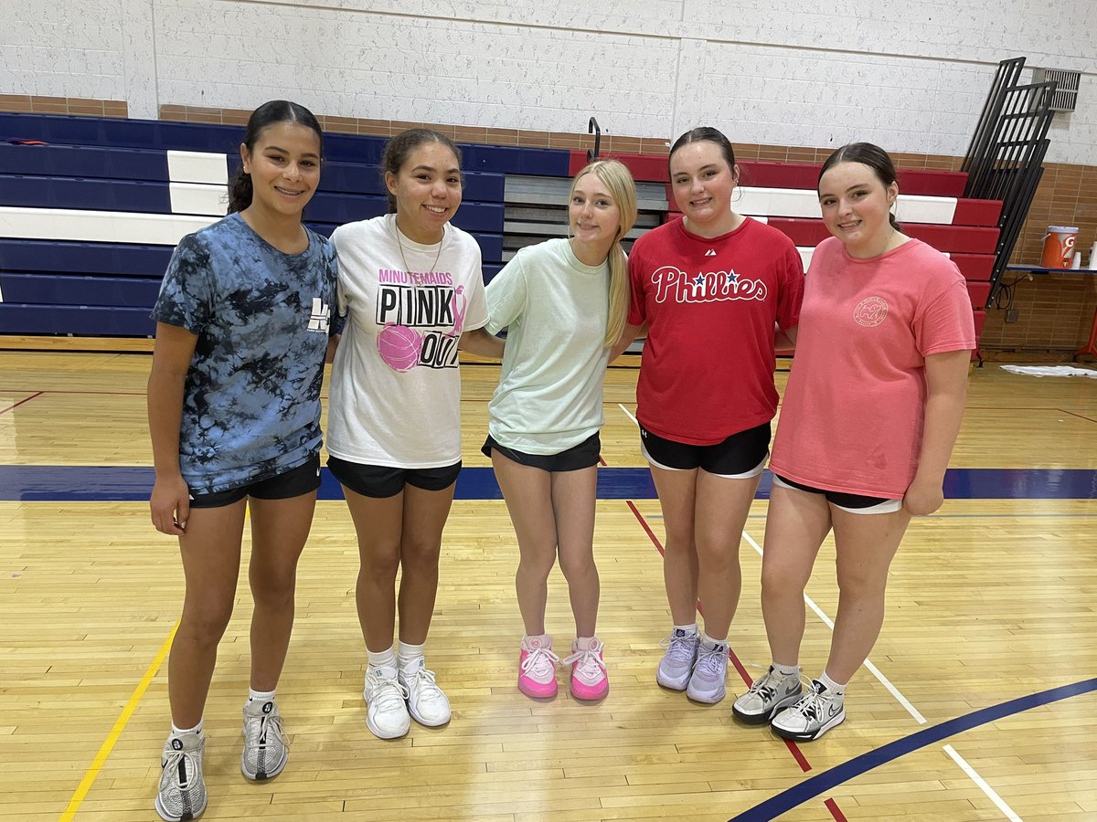 Neon day for our Future Minutemaids🌟