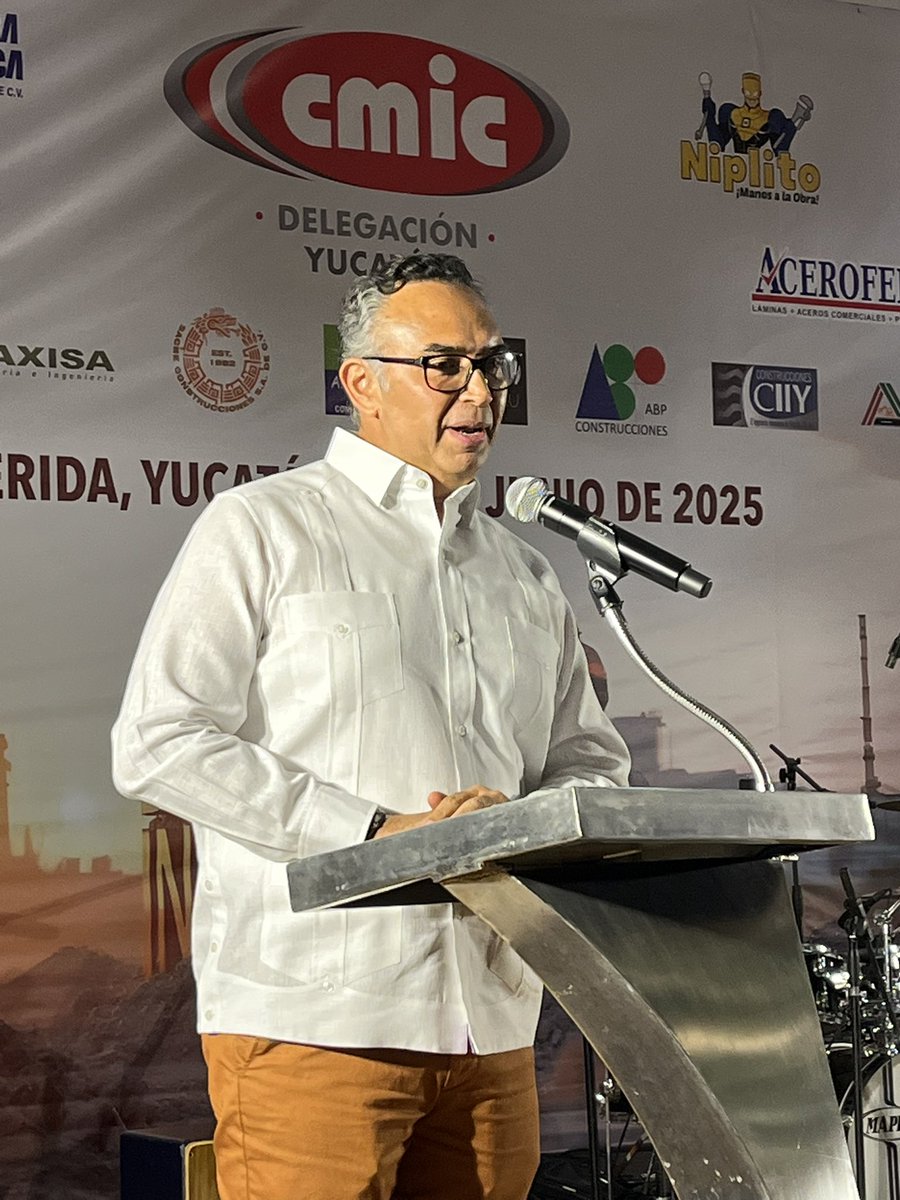 CMICYucatan's tweet image. “Ser ingeniero no es solo una profesión: es una vocación que transforma realidades, que impulsa el progreso y que construye futuro” señala el MAC Alberto Canul Moguel, presidente de la CMIC Yucatán, en la celebración del #DiaDelIngeniero