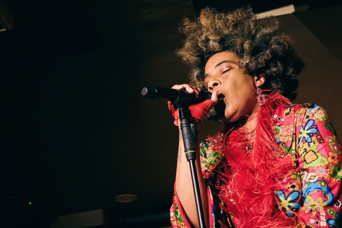 No idea how the fine folks at Pilgrim pulled this off, but <a href="/MacyGraysLife/">Macy Gray</a> is being a bit excellent right now in a very warm room!