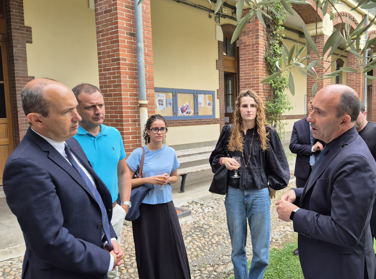 BenmiloudKarim's tweet photo. 🌍 Au lycée Théo #Tarbes (65), brillante présentation du Bac Français International (BFI) section anglais, &amp; du club #Model UnitedNations🇺🇳 par les élèves de 2nde, 1ère &amp; Terminale.
L’oral, l’ouverture au monde et le travail en équipe au cœur de leur formation
Bravo! #ErasmusPlus https://t.co/XT3Jw4DGjQ