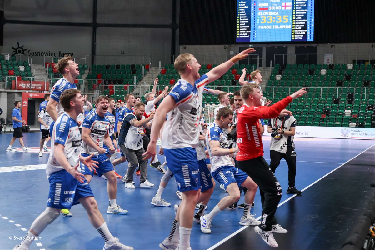 Tinganes's tweet image. 🇫🇴 Historic moment for the Faroe Islands!

Our U21s are through to the semifinals of the World Championship. We’re the smallest nation ever by population to reach a semifinal at any major #handball tournament.

Proud day for our people and athletes! 💪

📸 portal.fo