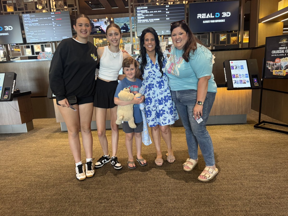 Best Day Stitch Day celebrating with all my past Ohana together at the theatre. A memory I will hold and cherish forever #MeyersOhana #ProsperProud