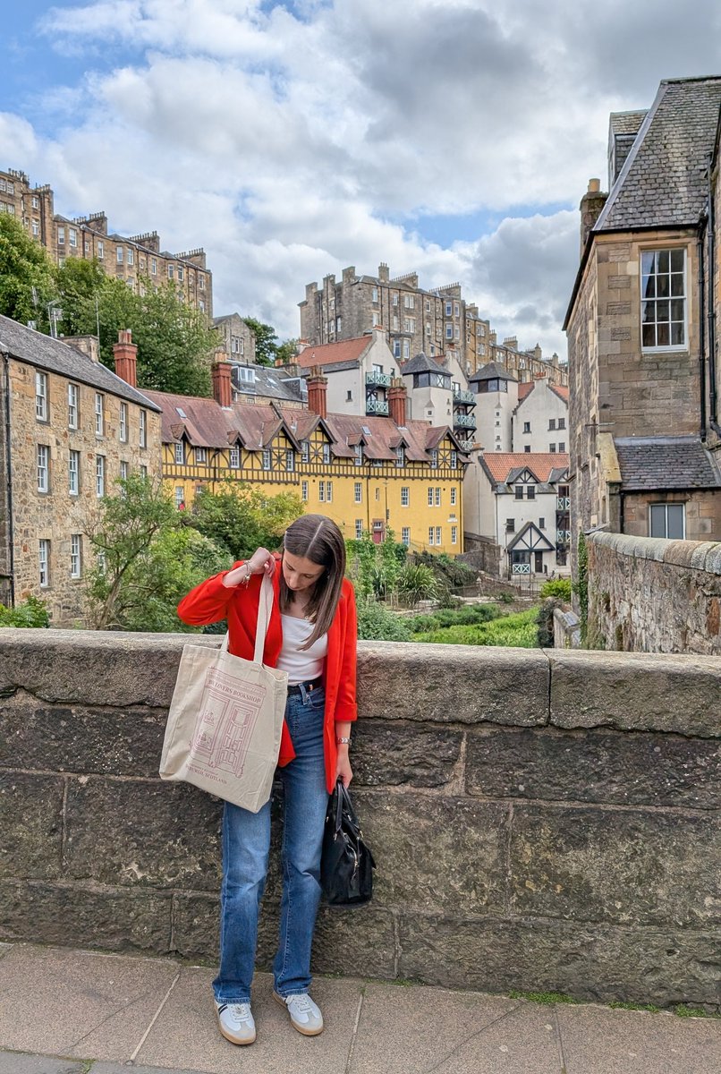 scrimscribes's tweet image. Thank you all for the birthday wishes! โค๏ธ I'm exhausted but very happy after a lovely day walking around Edinburgh and shopping for books! Chapter 35 is off to a great start! ๐ฅ