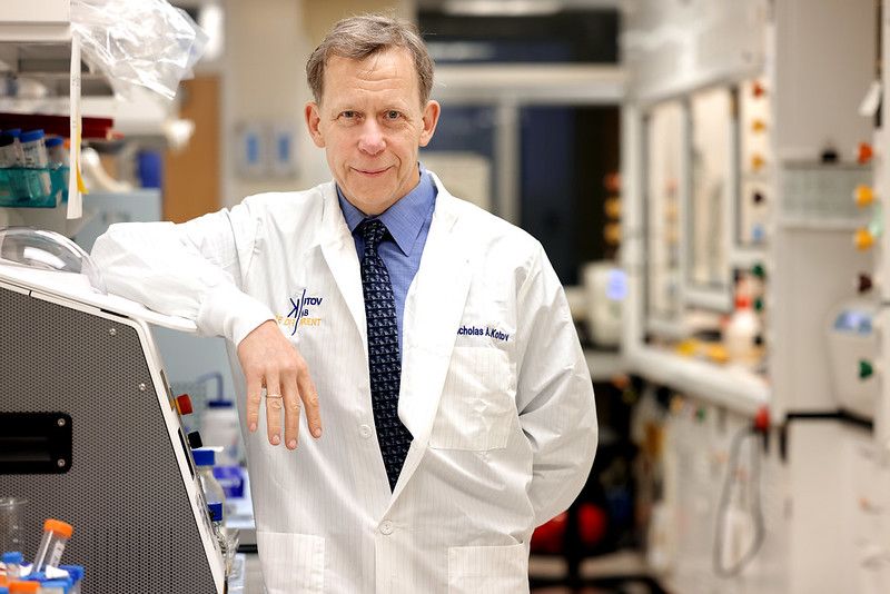 UMichChE's tweet image. CHIRAL-PRO, led by @NicholasKotov @kotov_group, could lead to significant advancements in the detection of diseases like colon cancer and Alzheimer’s disease.
Read the full article: michiganche.info/4l6q4ah