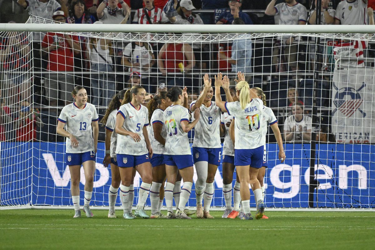 👀 Roster Facts for tonight's USWNT vs Ireland:
24 of 25 players are NWSL
4 First-time Call-ups
6 Yet to have been capped 
75% with less than 10 caps
This camp is about who can play and fit in for the future.
It's a fantastic preview of NWSL talent.
#USWNT