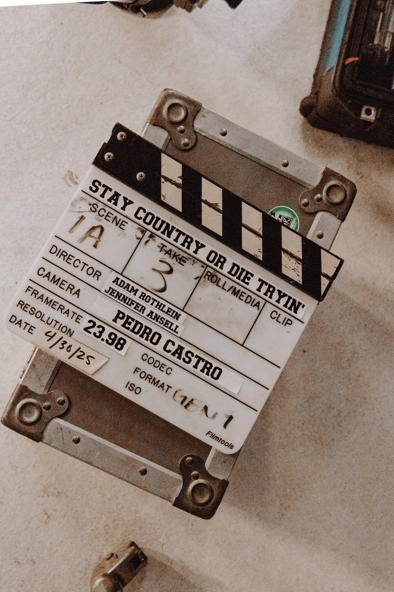 blakeshelton's tweet image. Tomorrow. Stay Country Or Die Tryin’ Official Video. 1PM ET / 12PM CT. youtu.be/pL438wQZTDM?si…