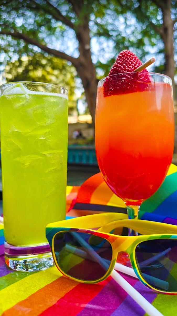 theSARiverWalk's tweet image. LAST WEEK to experience Sip Around the Rainbow 🌈 🍹 

Participating restaurants and bars are concocting special Pride drinks through the end of July:
bit.ly/4mCZ17m
#PrideMonth