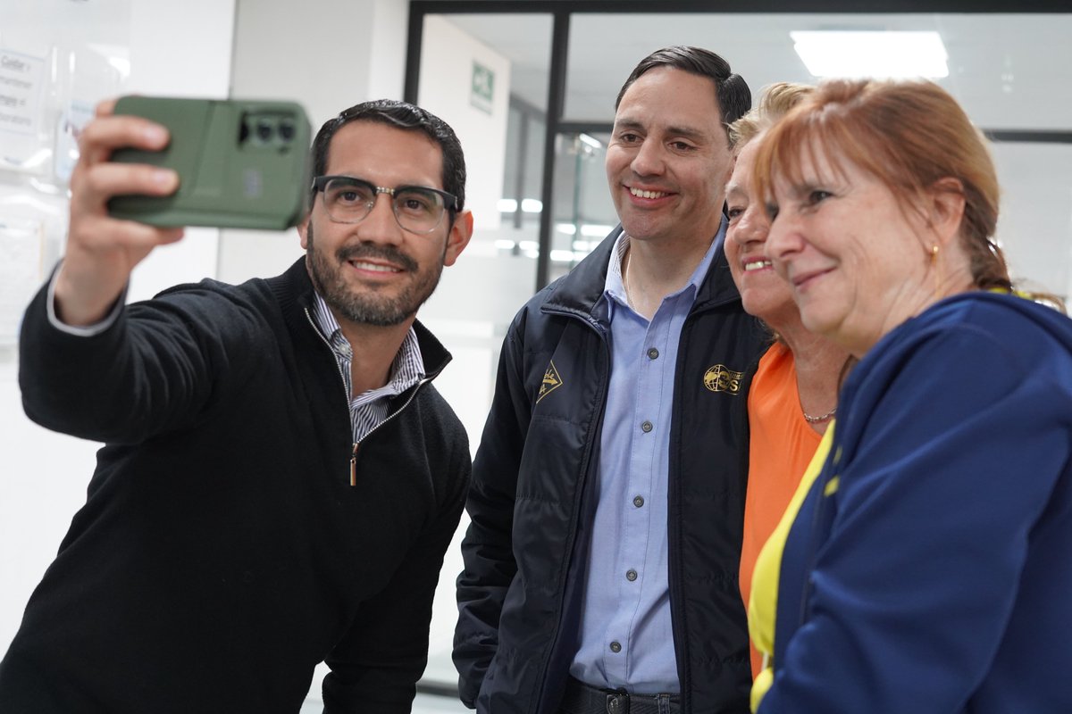 upsalesianaec's tweet photo. ¡Bienvenidos a la #UPS, delegación de la #UCLL de #Bélgica! 🇪🇨🇧🇪
🌏 Como parte del programa de movilidad estudiantil, recibimos con alegría a estudiantes y docentes de la University College Leuven-Limburg (#UCLL) de #Bélgica 🇧🇪, quienes junto a nuestros alumnos y docentes trabajarán en proyectos colaborativos.
🤝Durante esta semana, realizarán visitas académicas, talleres prácticos y actividades en diversas áreas, fortaleciendo la formación e investigación conjunta.
#UPSEcuador #UPSCuenca #UPSInternacional