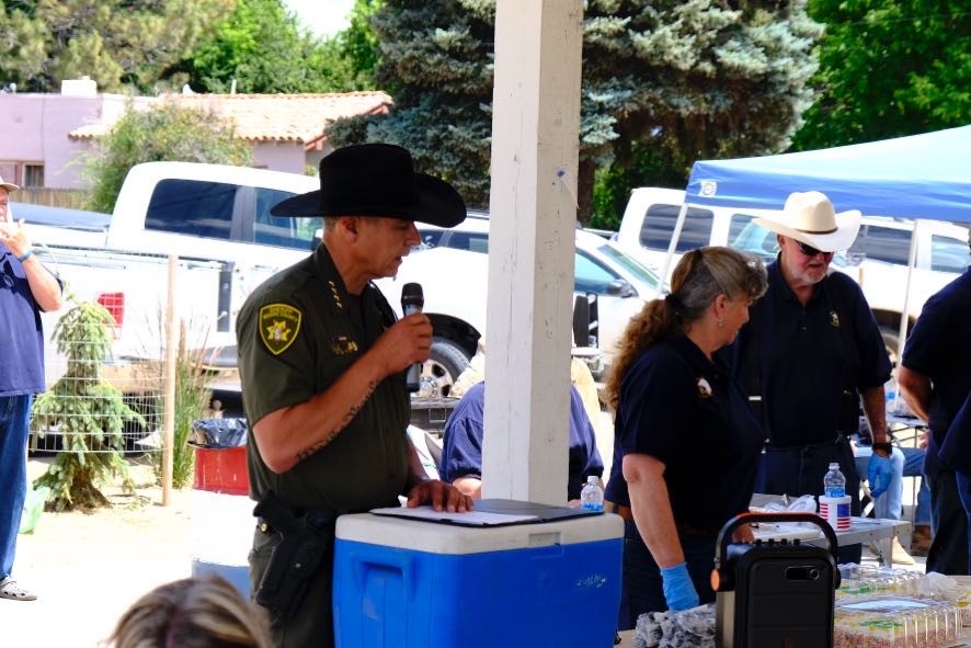 RuralCounties's tweet image. Thank you to @ModocSheriff &amp;amp; the #ModocCounty Road Department for welcoming &amp;amp; feeding our rural leaders this afternoon at Veterans Memorial &amp;amp; Dorris Park! Providing an overview of public safety efforts &amp;amp; highlighting park renovations funded by the Clean CA grant. #ruralcounties