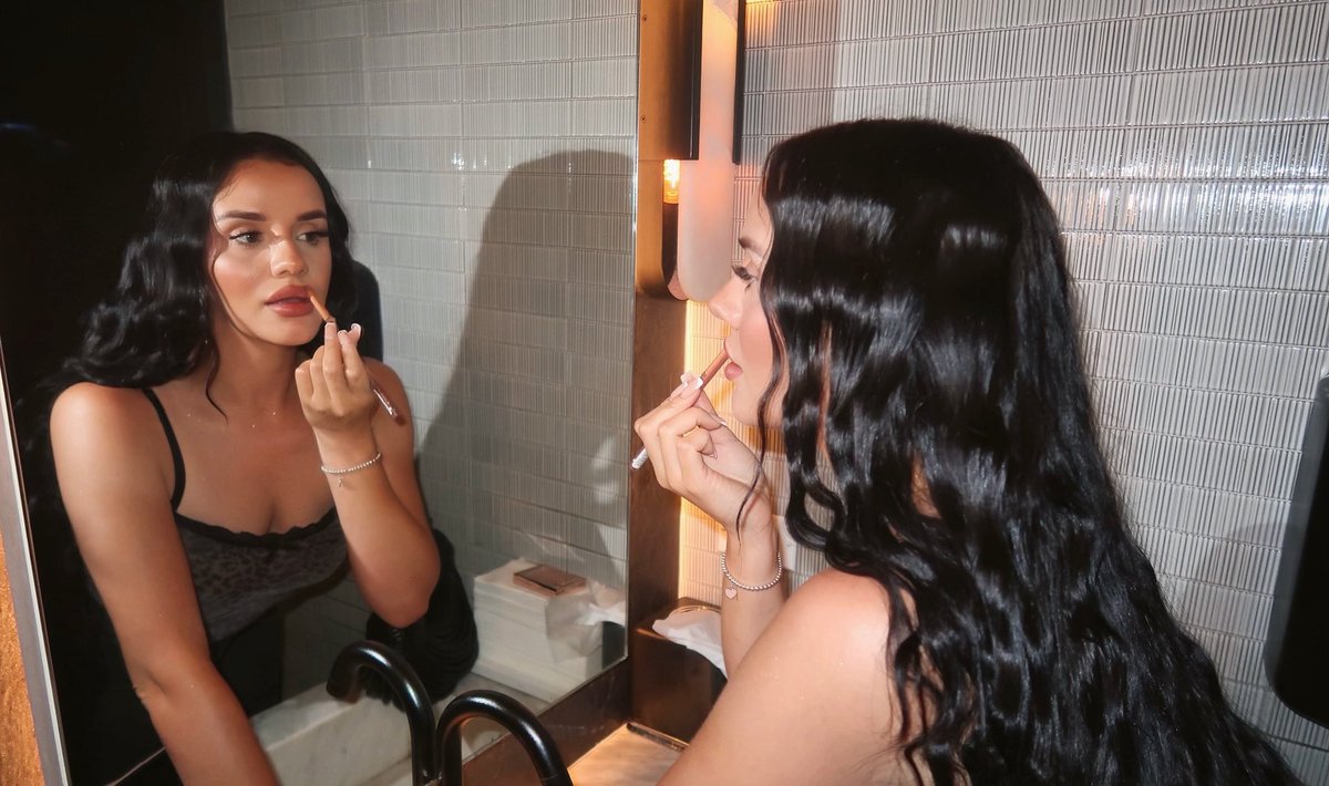 Do as I say, and no one gets hurt. 

Findom paypig simp cuck humanatm soles toes footfetish