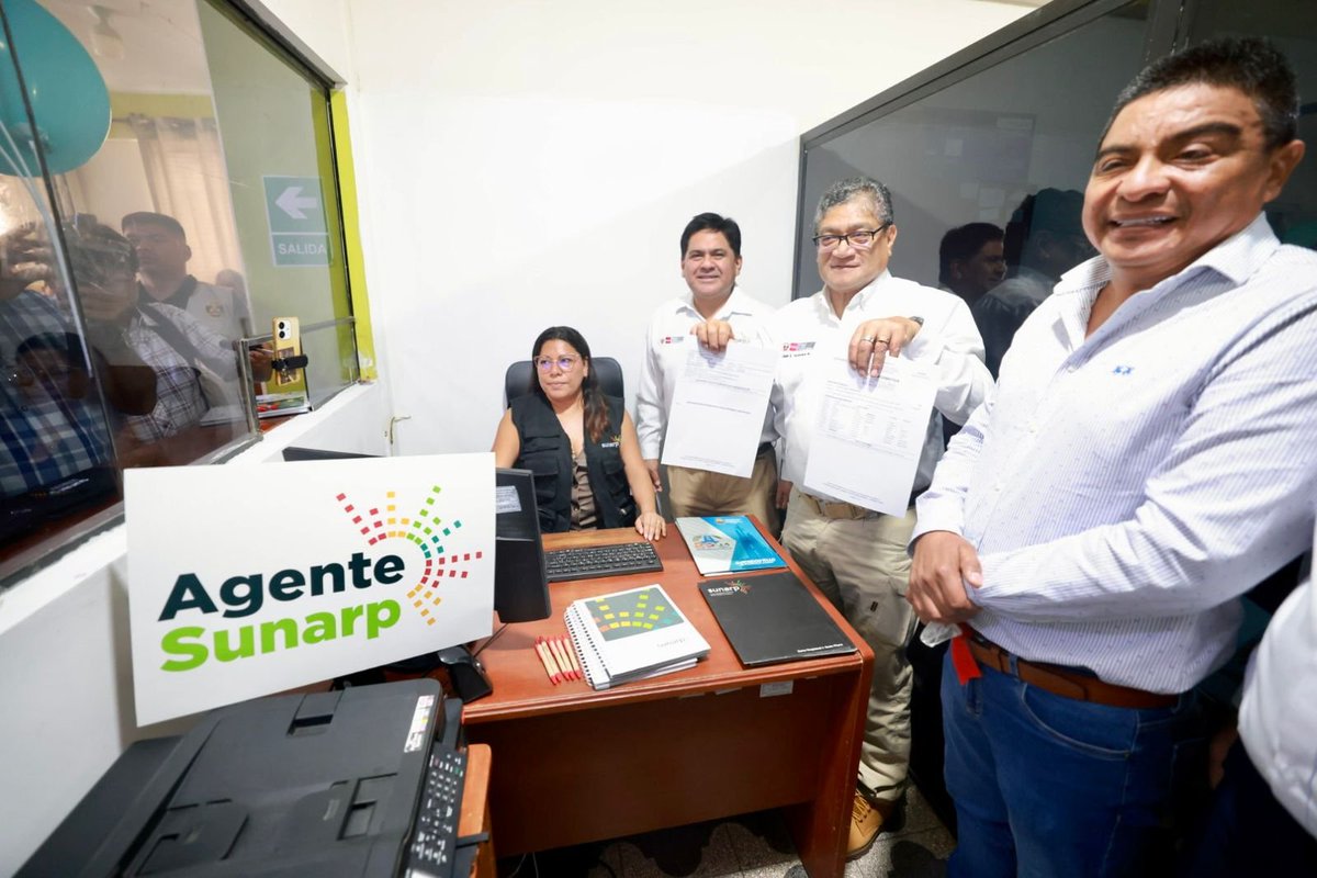 MinjusDH_Peru's tweet photo. #NotaInformativa | ¡Acercando los servicios registrales a más peruanos! 🤝El ministro de Justicia y Derechos Humanos inauguró hoy en Piura el #AgenteSunarp número 200 en el distrito de Querecotillo, provincia de Sullana con el propósito de que los vecinos y comerciantes de este distrito y zonas aledañas accedan a información registral y ejecuten sus inscripciones y demás trámites de manera fácil y rápida.