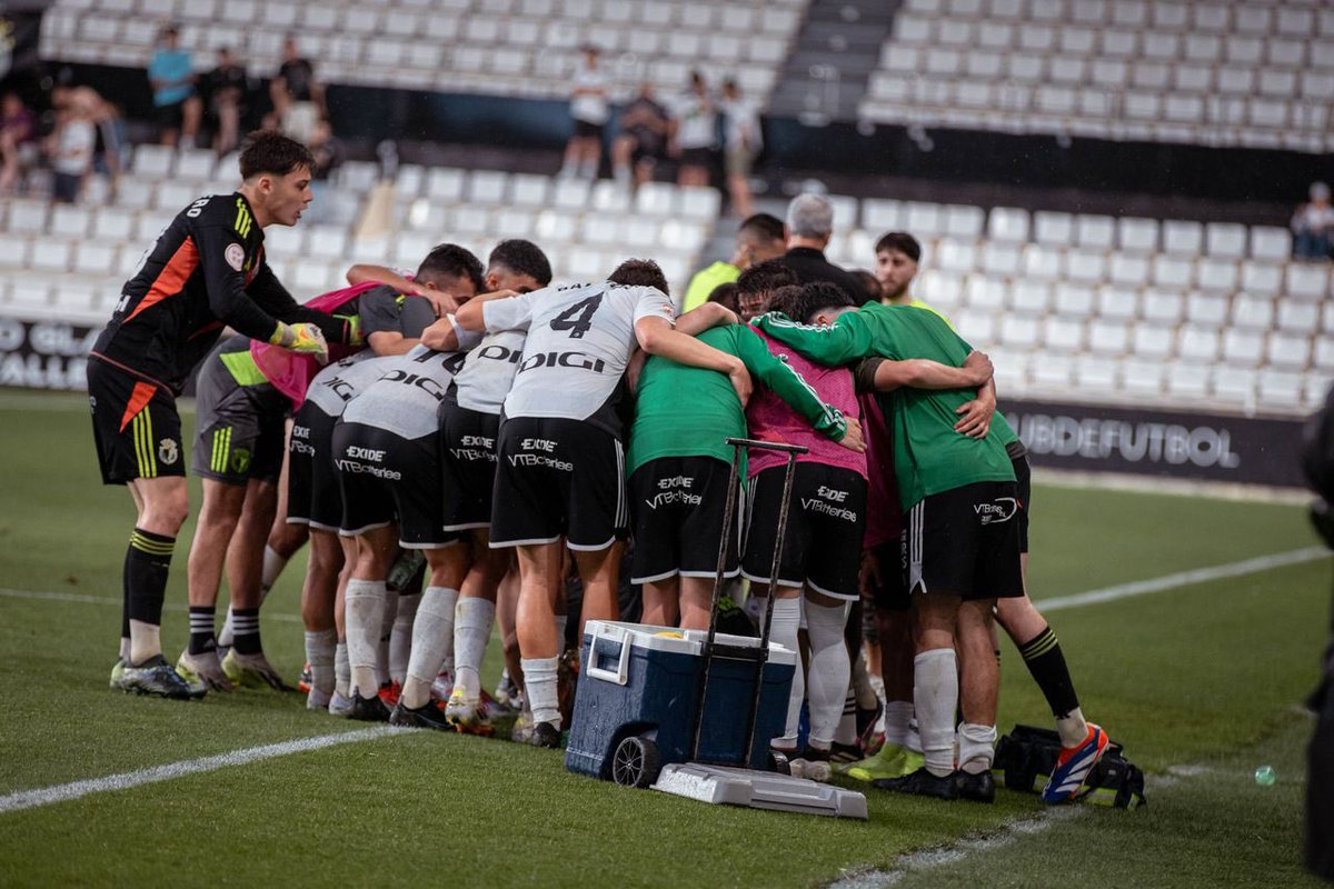 AlexAlbistegui's tweet photo. Acabamos una temporada de ensueño, que ha tenido curvas pero que ha acabado de la mejor manera posible. Feliz de haber construido algo tan potente con este grupo mágico. https://t.co/KBLIo32A4k