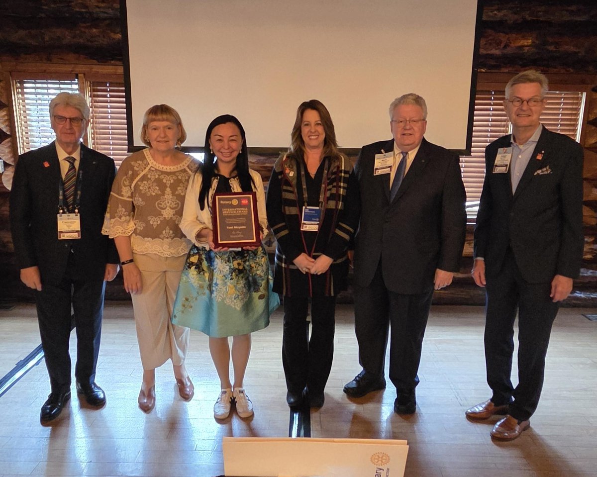 EndPolioNow's tweet image. It was an honor to present the International Service Award for a Polio-Free World at #Rotary25 to three recipients who exemplify excellence, tireless commitment, and outstanding work in the fight to #EndPolio: Yumi Akeyama, Johrita Solari, and Kimberly Walden.
