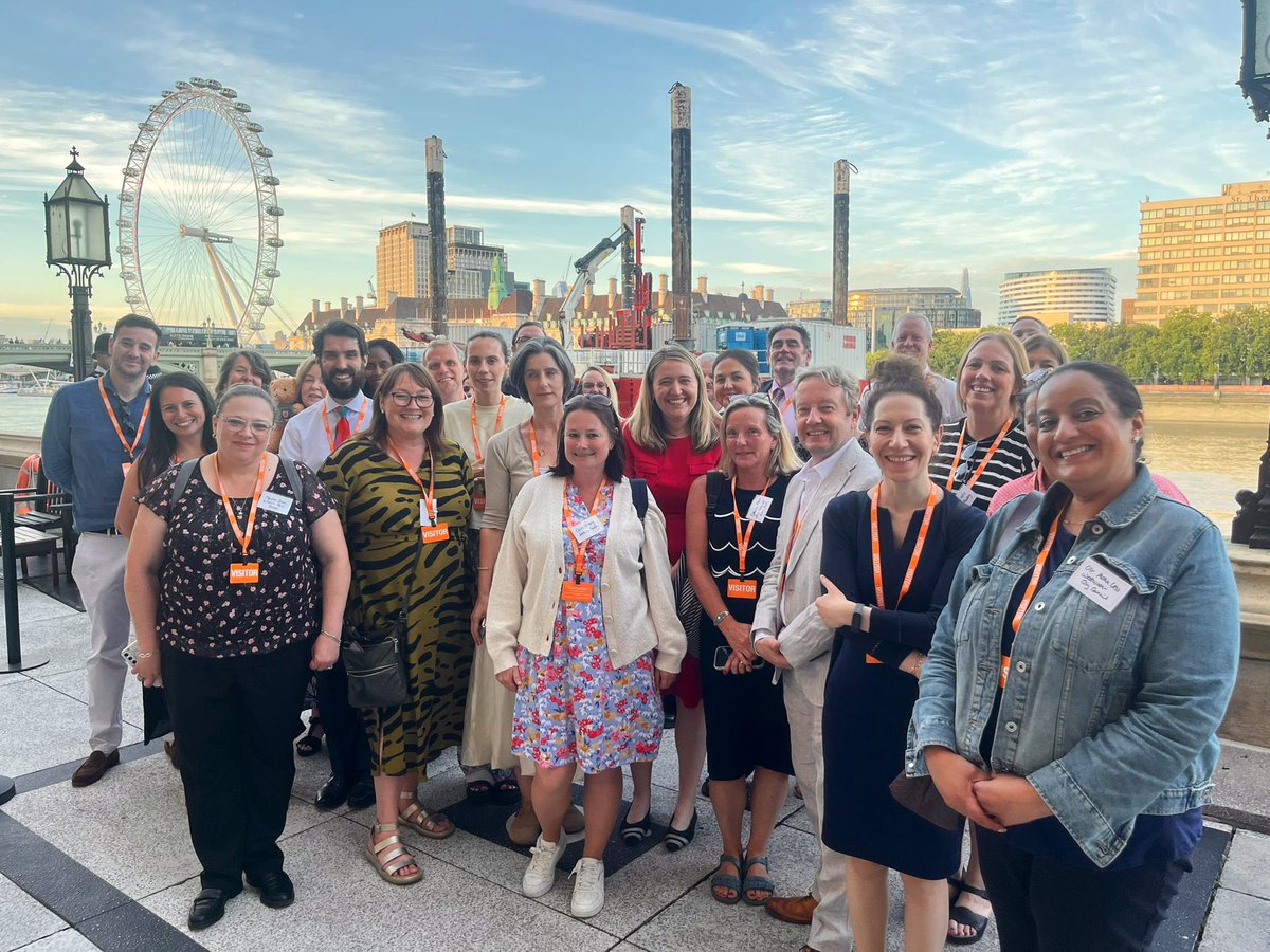 One of the joys of being an MP is visiting local schools, meeting pupils &amp; seeing the commitment of teaching staff. 

I was really pleased to be able to welcome headteachers &amp; school leaders from Queen’s Park &amp; Maida Vale to parliament tonight to say thank you for all their work