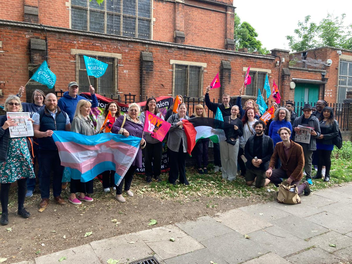 DemandChangeWF's tweet image. VICTORY FOR THE LEYTONSTONE SCHOOL STRIKERS! @wforest_neu 

✅No lunchtime duties
✅All students to get lunch at lunchtime
✅Split lunches to reduce crowds and keep children safe
✅Automatic pay progression

#ValueEducators #walthamforest #SupportTheStrikes #WeDemandChange