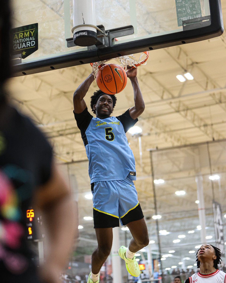 Trentw_23's tweet image. 2027 wing Marquis Newson is starting to gain traction as one of the best upcoming prospects in the Philadelphia area. He breaks down his spring with Team Final, transferring to Neumann Goretti, &amp;amp; rising recruitment: madehoops.com/made-society/a…