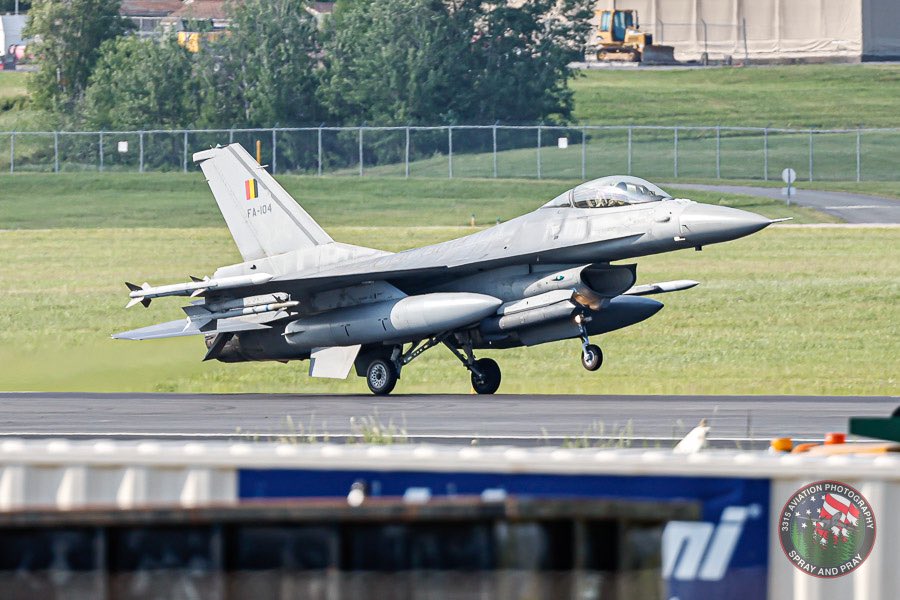 3315Aviation's tweet image. The @BeAirForce F-16s made a pit stop at @FlyBGR recently before heading home. #planegeek