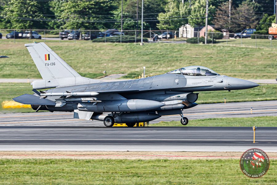 3315Aviation's tweet image. The @BeAirForce F-16s made a pit stop at @FlyBGR recently before heading home. #planegeek