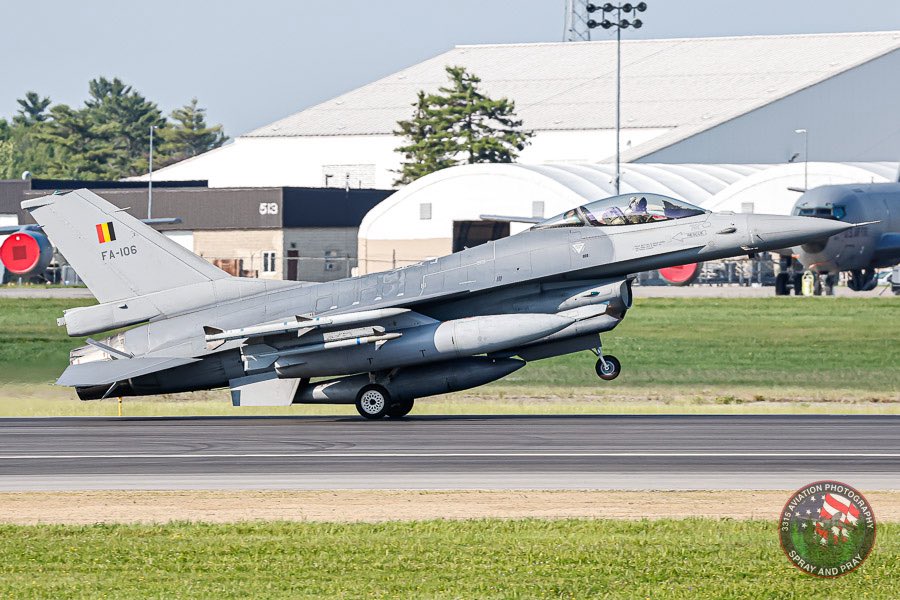 3315Aviation's tweet image. The @BeAirForce F-16s made a pit stop at @FlyBGR recently before heading home. #planegeek