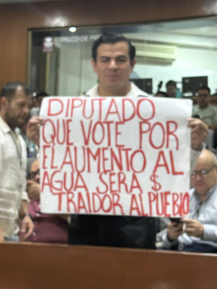 Gracias  diputado <a href="/FavioCP/">Favio Castellanos</a> por apoyarnos no al aumento del agua! <a href="/dip_morenajal/">Morena Diputados Jalisco</a>