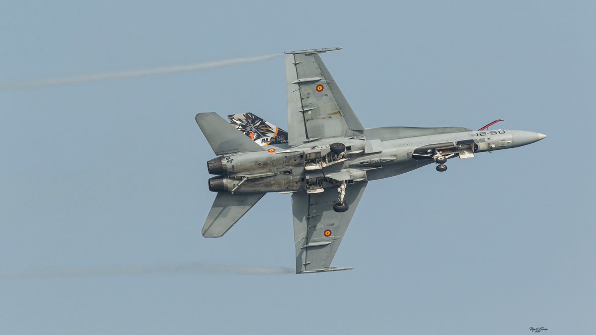 Pipa Terrer (@pipaterrer) on Twitter photo ¡¡Me pareció ver un lindo gatito!!
AIRE25
Ensayos, tarde del jueves 12 junio.
F-18 ALA 12 EJERCITO DEL AIRE Y EL ESPACIO, ESPAÑA.
#AIRE25 <a href="/EjercitoAire/">Ejército del Aire y del Espacio</a> #BASanJavier. ¡¡Me pareció ver un lindo gatito!!
AIRE25
Ensayos, tarde del jueves 12 junio.
F-18 ALA 12 EJERCITO DEL AIRE Y EL ESPACIO, ESPAÑA.
#AIRE25 <a href="/EjercitoAire/">Ejército del Aire y del Espacio</a> #BASanJavier.