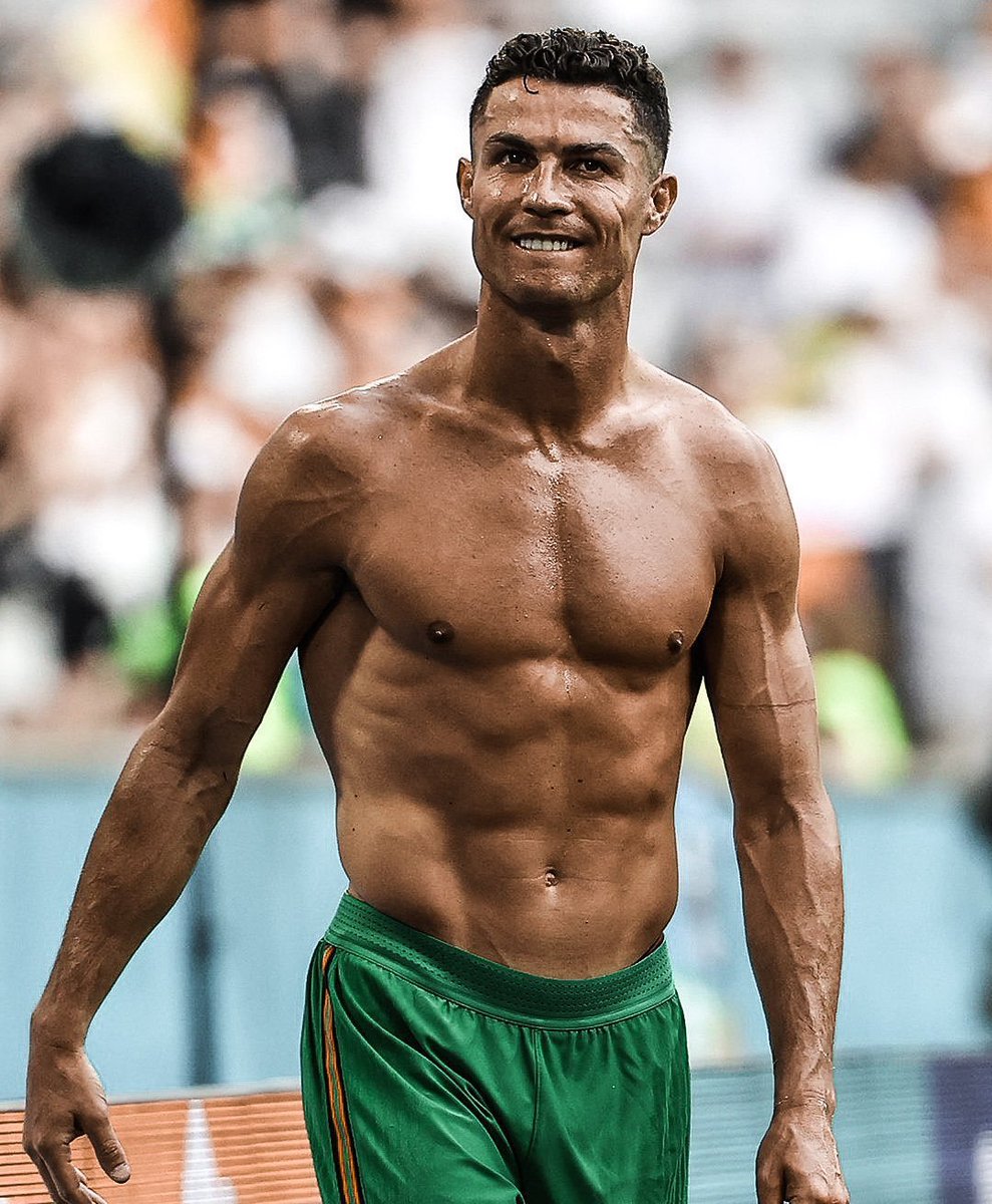 joshitza's tweet image. Para tu deleite @acervantes_ Cristiano Ronaldo y se le derrita el chicloso @pepesegarra @e_deportivo