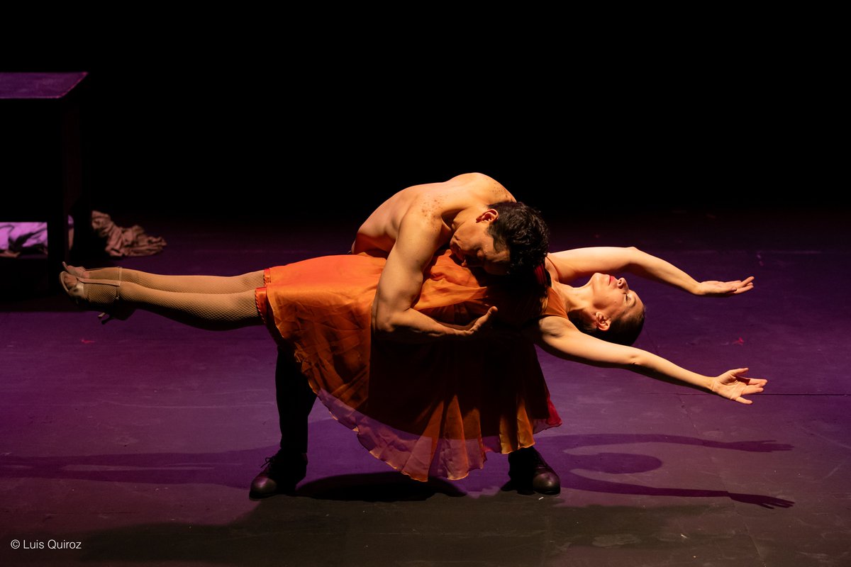 “Detrás de mi mujeres y tangos” retoma al tango como eje conductor para hilvanar el relato íntimo y conmovedor de vidas atravesada por el amor, la pérdida y la memoria.

📅 Mié. • Jue. 20 h ⌚Del 25 de junio al 24 de julio

💵  bit.ly/45TuBrv