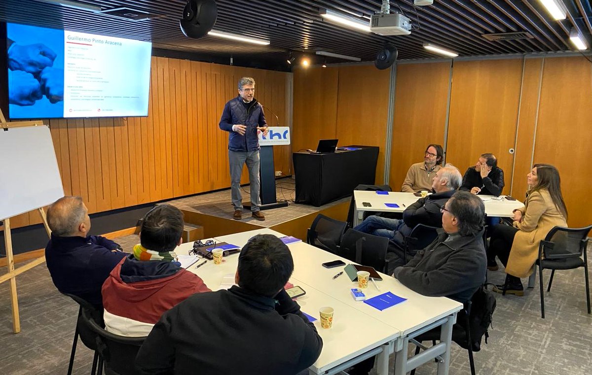 CChCValparaiso's tweet photo. 🧭¿Cómo tomar mejores decisiones en contextos económicos difíciles?
Con gran convocatoria y en el marco de nuestro #CompromisoPRO, en la @CChCValparaiso hoy realizamos el curso “Claves y herramientas para tiempos de crisis”, dirigido a empresarios y gerencias de empresas socias. https://t.co/fMG1jPAtla