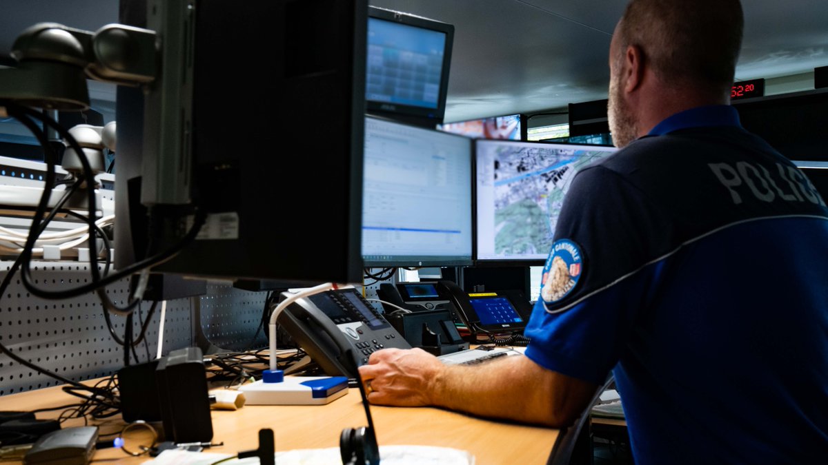 Täsch: Vermisster Mann leblos aufgefunden

Am 24. Juni 2025 wurde ein Mann in der Region Zermatt als vermisst gemeldet. Umfangreiche Suchmassnahmen wurden daraufhin eingeleitet. Nach einer grossangelegten Aktion wurde der Mann leblos aufgefunden.

polizeiwallis.ch/medienmitteilu…