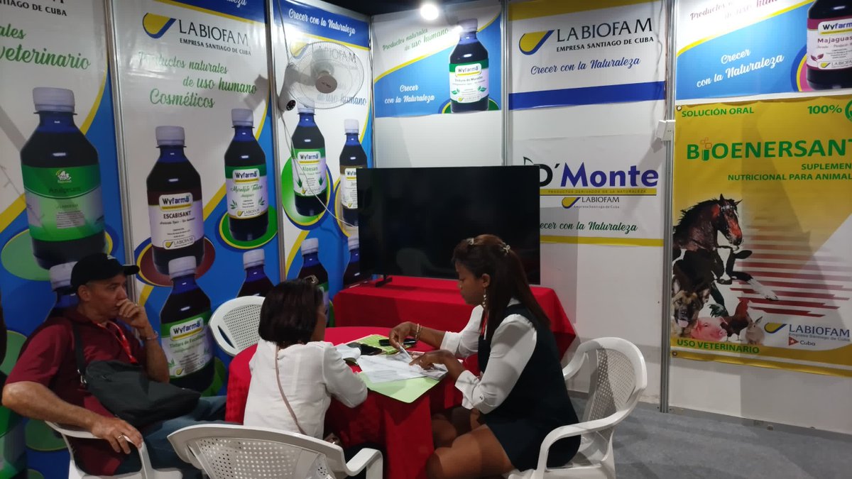 Continúa en #SantiagoDeCuba #Cuba Feria Comercial y de negocio ExpoCaribe #SiempreSantiago #UnidosxCuba por el establecimiento de oportunidades de crecer y fortalecer nuestra economía