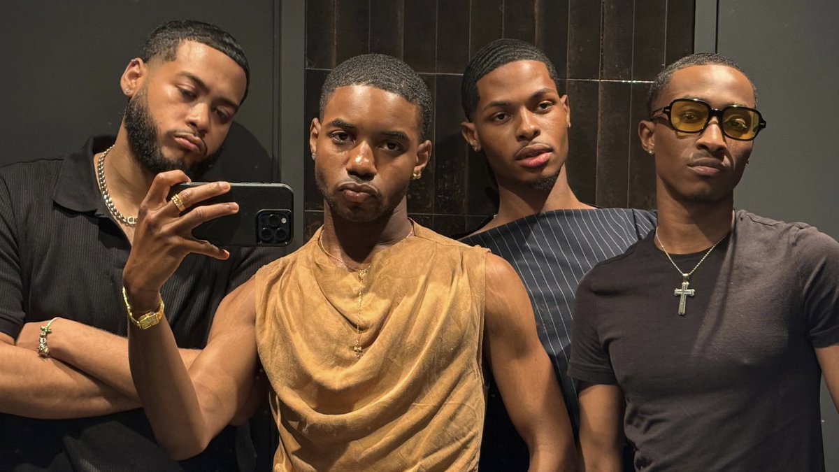kironextdoor's tweet photo. my crew, let’s go. https://t.co/XAWM7pnAIT