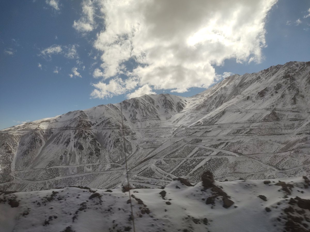 FortiniFuentes's tweet photo. @nacioncl Así está la cordillera en atacama https://t.co/nvB6Wd0fUk