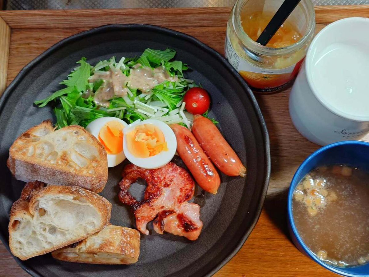 takephoto's tweet image. #baguette #bread #toast #mamalade #bacon #sausage #boiledegg #salad #cupsoup #soup #milk #gm #breakfast #mealathome #cooking #takekitchen #japanesefood #instafood #朝食 #朝ご飯 #朝ごはん #おうちごはん #自宅飯 #料理 #料理男子 #料理好きな人と繋がりたい #料理記録