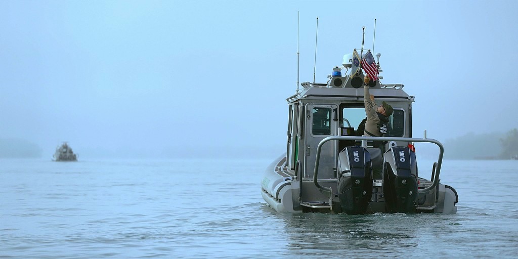 Taking a boat from #Canada 🇨🇦 to Gull Island 🇺🇸 for #JobbieNooner tomorrow? 
Avoid serious consequences—report your arrival easily with the free CBP ROAM™ app! 
Learn more ☞ go.dhs.gov/wVf