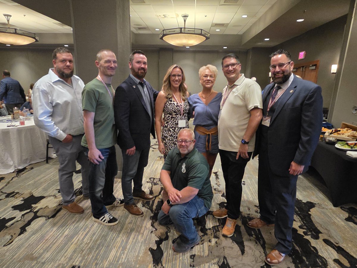 UAWregion9's tweet image. 🛠️UAW Region 9 PA CAP Delegates kicked off the month with a powerful Meet & Greet alongside our UAW Region 9 Champions in elected office! 💬 WE SUPPORT THOSE WHO SUPPORT US. From the shop floor to the halls of government, solidarity drives change. 💪
#UAW#Solidarity