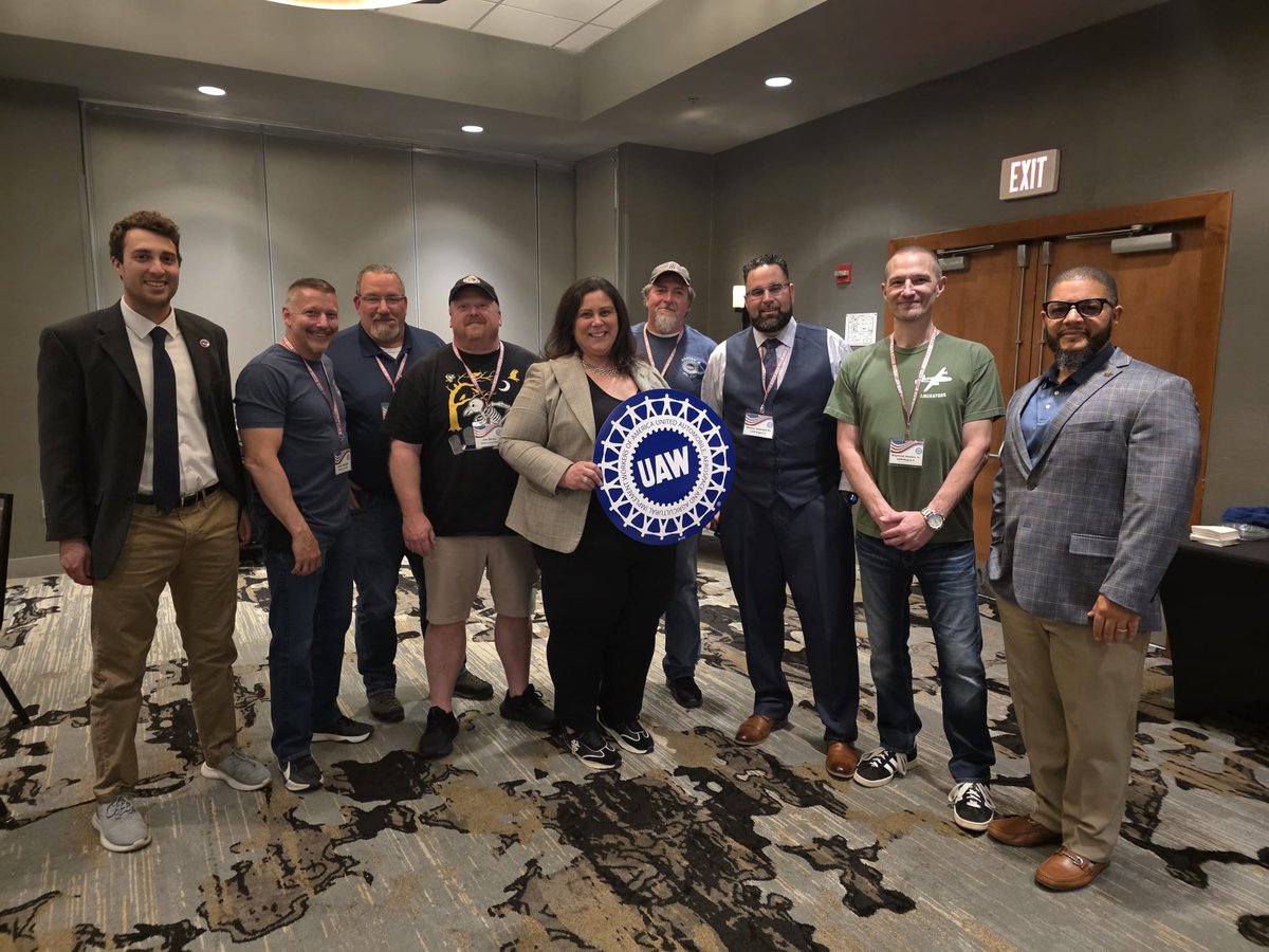 UAWregion9's tweet image. 🛠️UAW Region 9 PA CAP Delegates kicked off the month with a powerful Meet & Greet alongside our UAW Region 9 Champions in elected office! 💬 WE SUPPORT THOSE WHO SUPPORT US. From the shop floor to the halls of government, solidarity drives change. 💪
#UAW#Solidarity