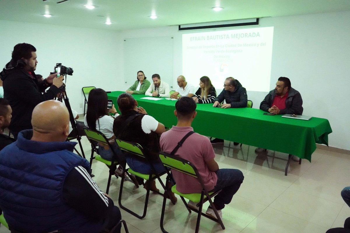 🏃‍♂️💚 ¡El deporte en la CDMX se pinta de verde! 💚

Presentamos a Efraín Bautista como Director del Deporte del PVEM CDMX.

Compartió su plan de acción que incluye tochito bandera, deportes de resistencia, fútbol y mucho más. 

 “Un deportista más es un delincuente menos.”