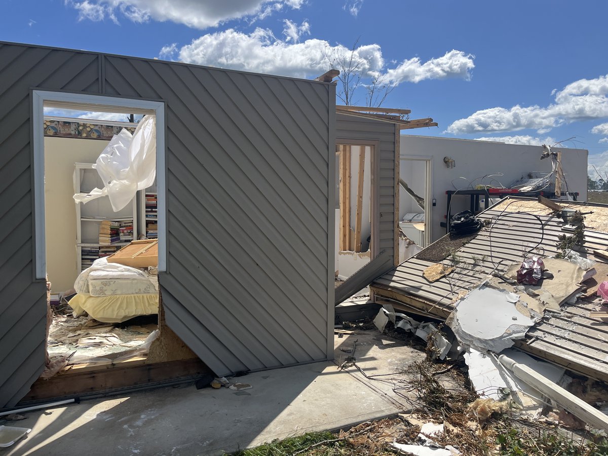 Dropping by here briefly to say I started a Substack:  My first post is a dispatch is from a post-tornado-stricken London, KY. My second, forthcoming, will be from the West Bank in the spring of 2023. Diverse, I know. 

Subscribe to see what happens! 

laurennicholeevans.substack.com/p/on-being-the…