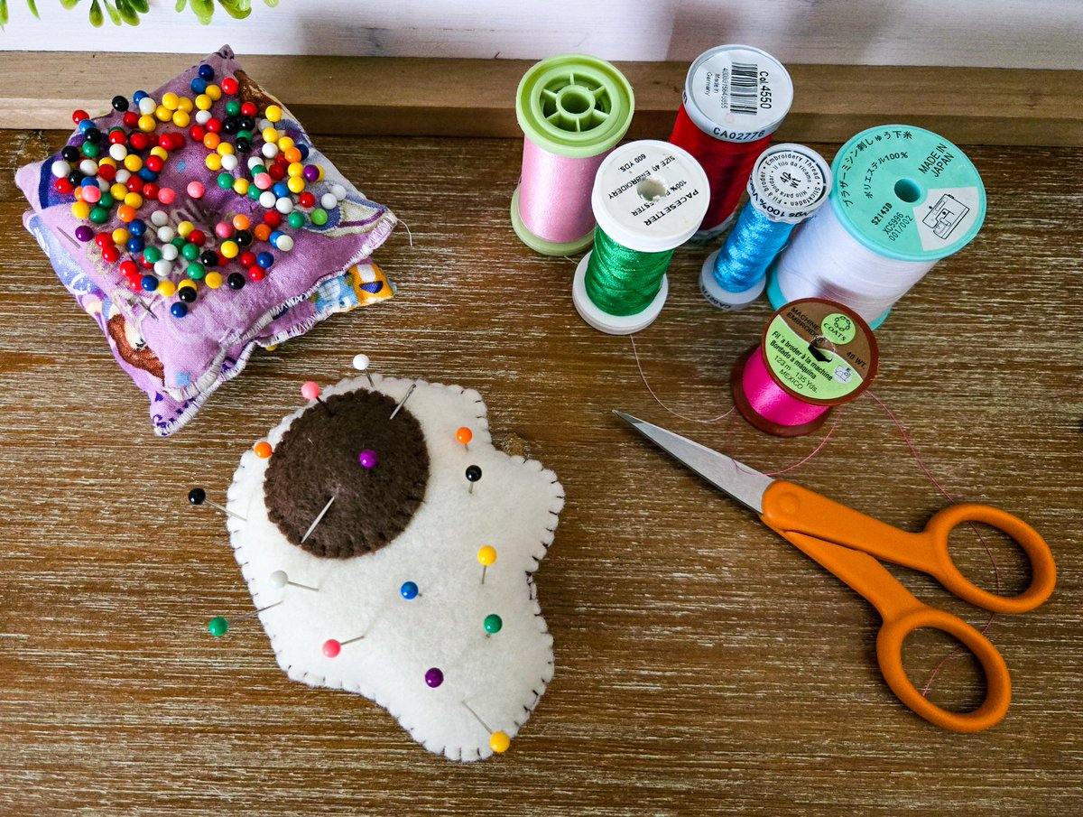 MinimalAbstrac1's tweet photo. Crafting brings out the sunny side of life 🍳🧵🪡
https://t.co/WMoZT7r9QU
#etsygifts #handmadehour #uniquegifts #giftsforfriend #giftsforher #womaninbizhour #CraftBizParty #SummerVibes #ColorPop #quirky #Egg #sunnysidedup #sewingessentials #craftopia #Pincushions #thursdayvibes https://t.co/phfmK8PxeA