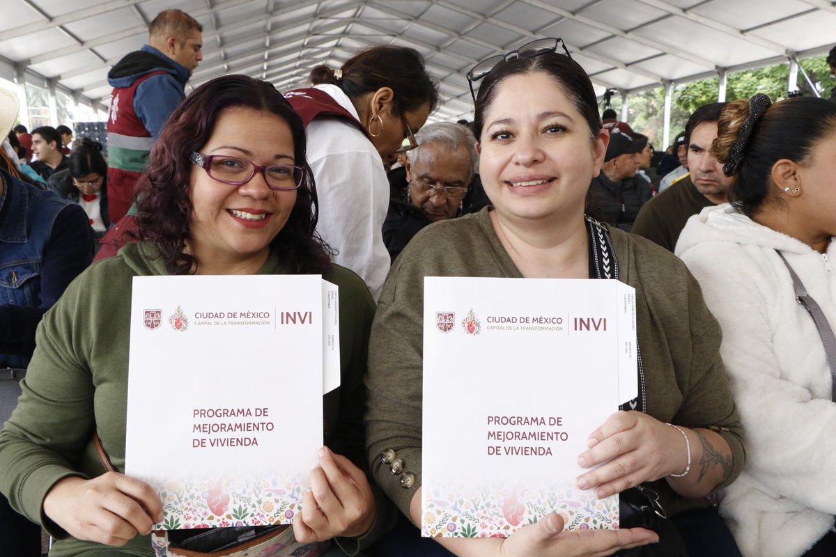 Entregamos 5 mil 642 créditos para #MejoramientoDeVivienda y 500 escrituras para garantizar una #ViviendaDigna a casi 20 mil capitalinos, con una inversión de más de 855 millones de pesos. El 64 % de los créditos fueron otorgados a mujeres.

Con plazos de hasta 30 años y sin