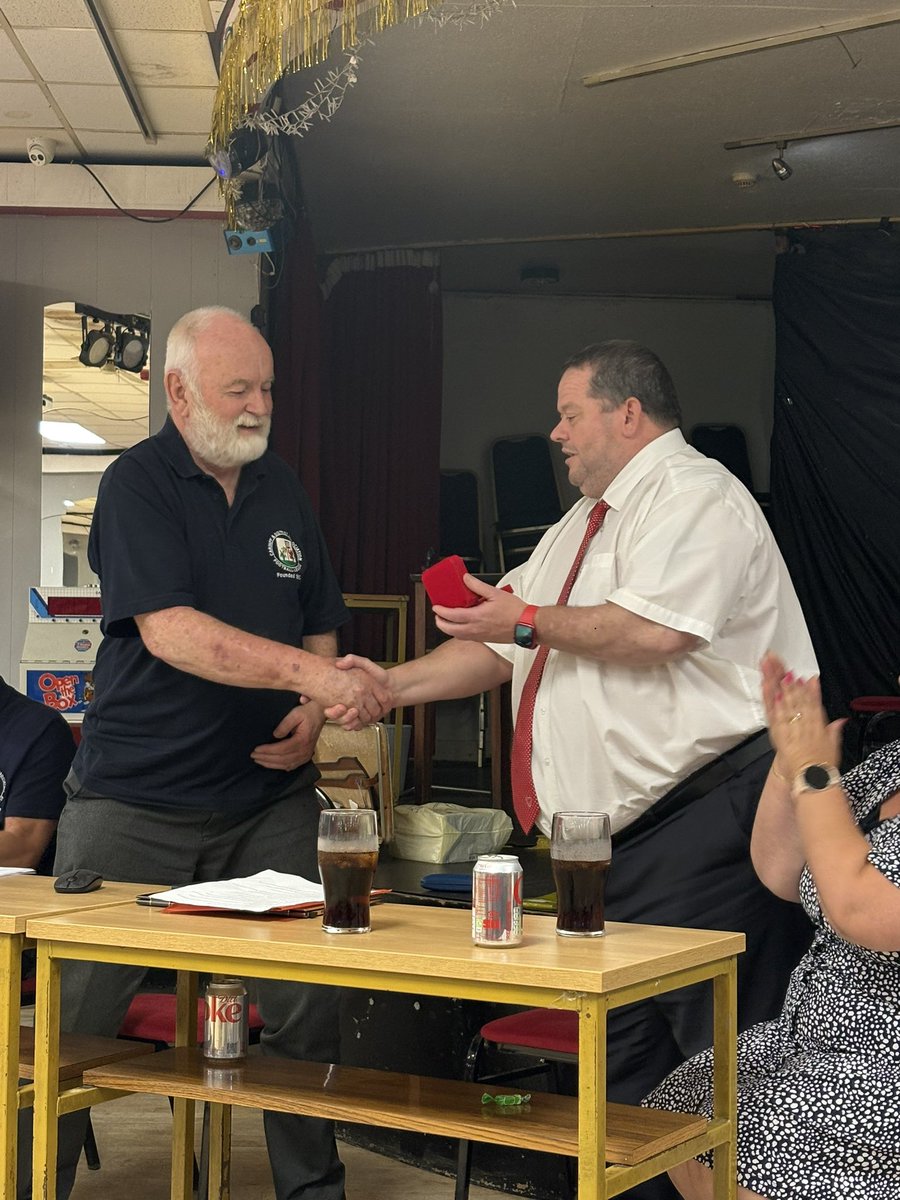 🏆 This evening, our League Secretary Robin Davies was honoured with a 40 Years of Service to Football award from the FAW — presented by Geoff Buckingham of the SWFA.

Massive congratulations, Robin! A truly well-earned recognition 👏⚽️ #ThankYouRobin #GrassrootsHero #FAW #SWFA