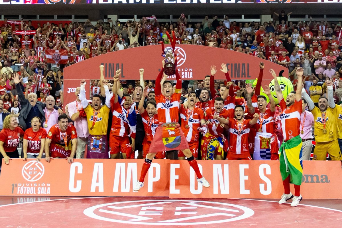 📸 ¡Nueva foto para la 𝗵𝗶𝘀𝘁𝗼𝗿𝗶𝗮!
🏆 <a href="/JimbeeCartagena/">Jimbee Cartagena Costa Cálida</a> 

#FinalLNFS #LigaFutsalProfesional